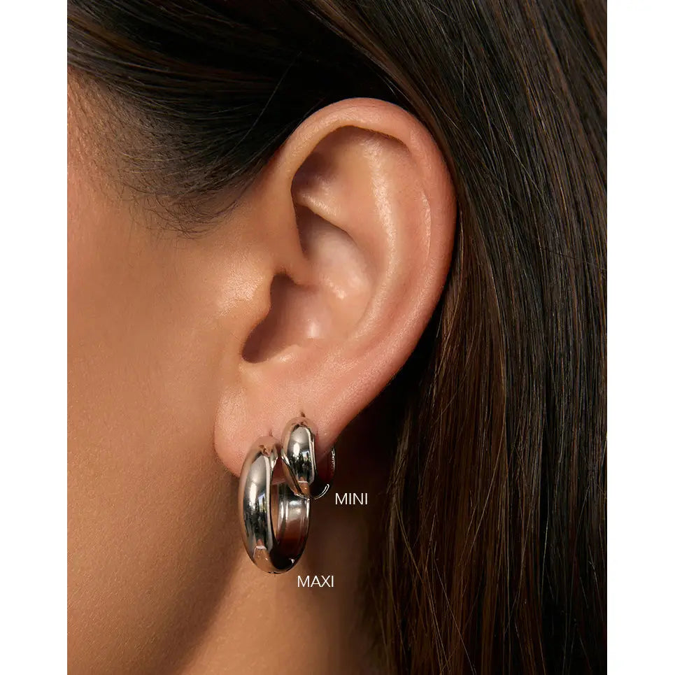 Cassie Hoop Earrings - Earrings