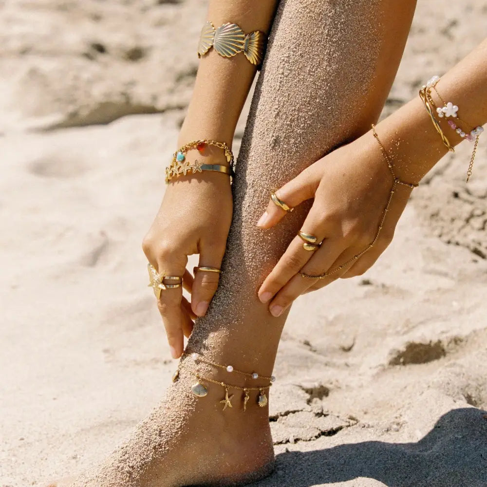Cate Hand Chain Bracelet - Bracelets