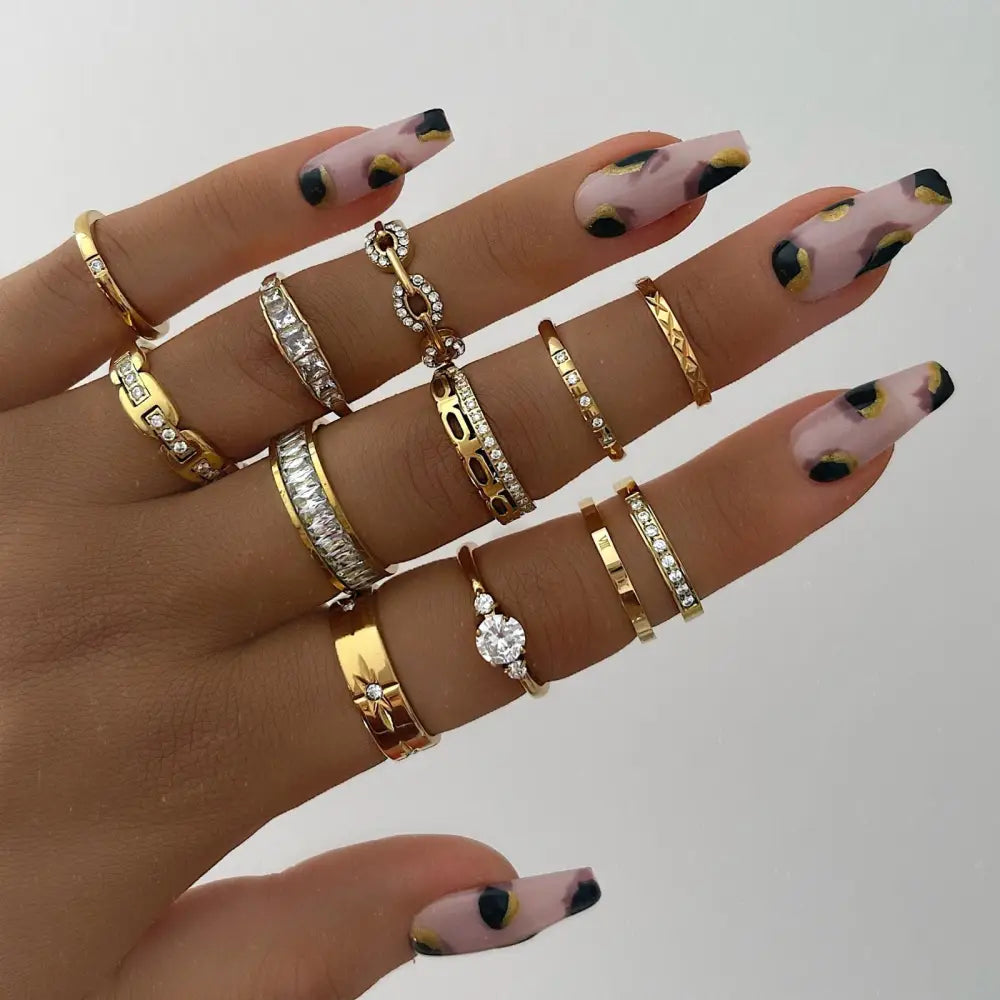 Daphne Star Ring - Rings