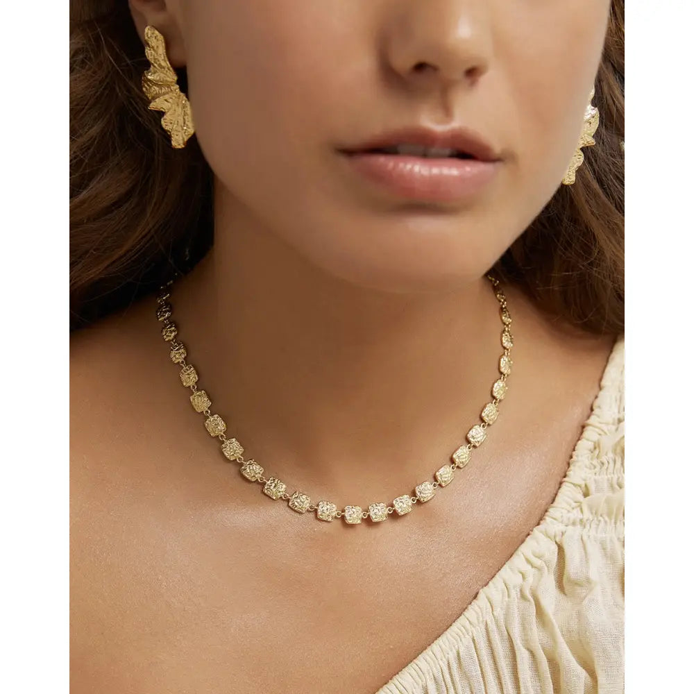 Emilia Gold Necklace - Gold - Necklaces