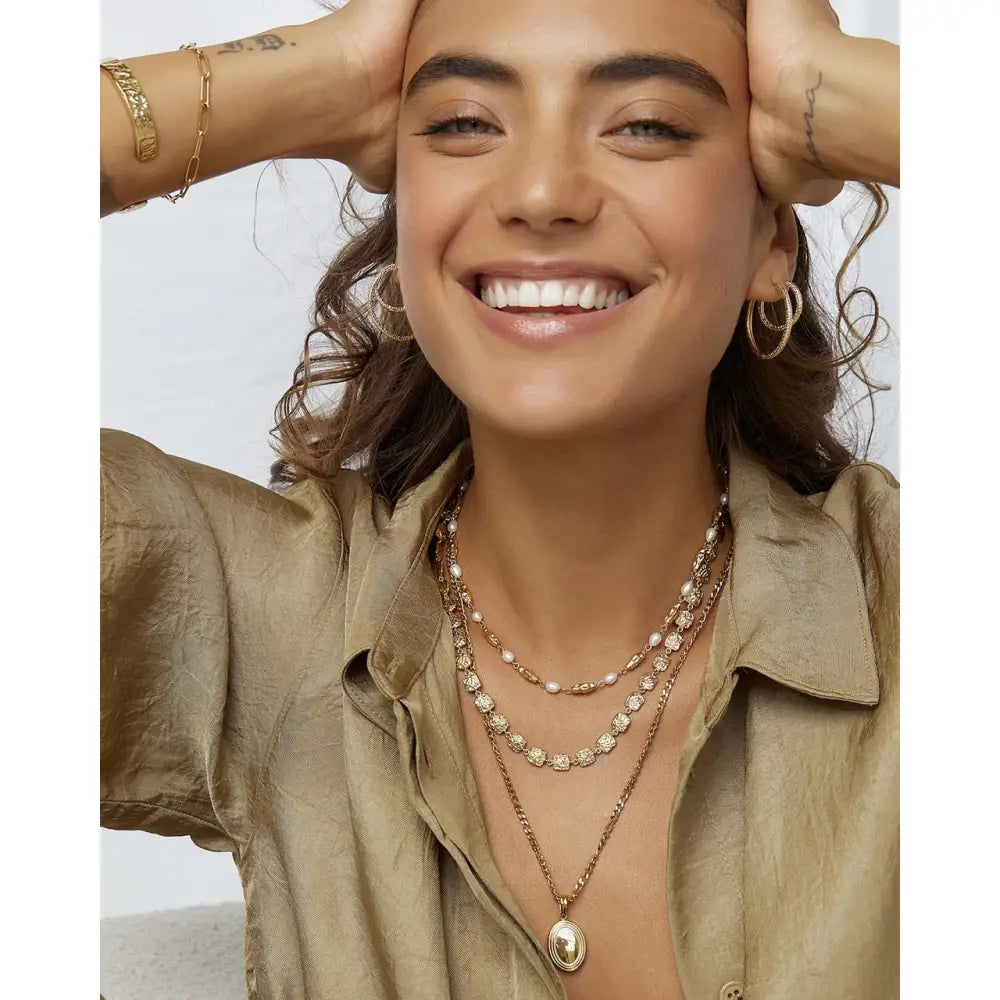 Emilia Gold Necklace - Gold - Necklaces