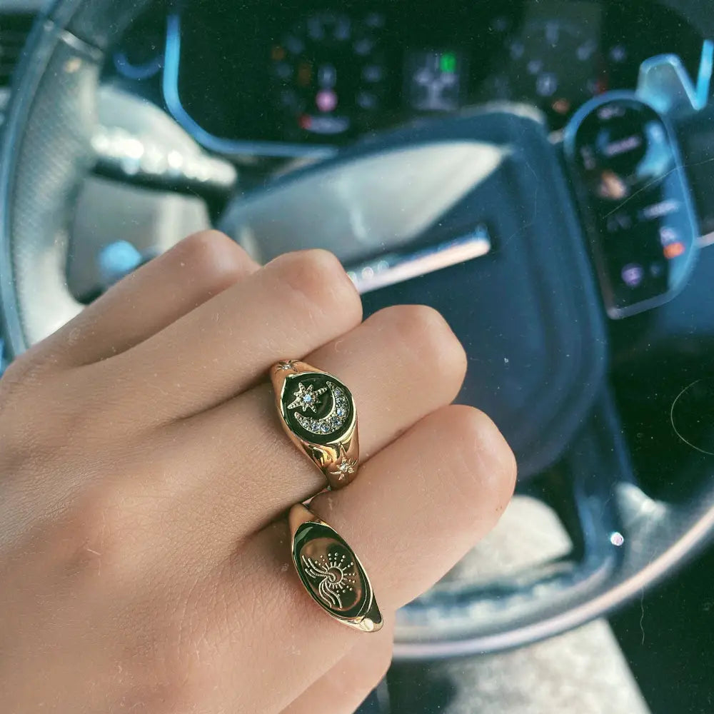 Luna Moon Signet Ring - Rings