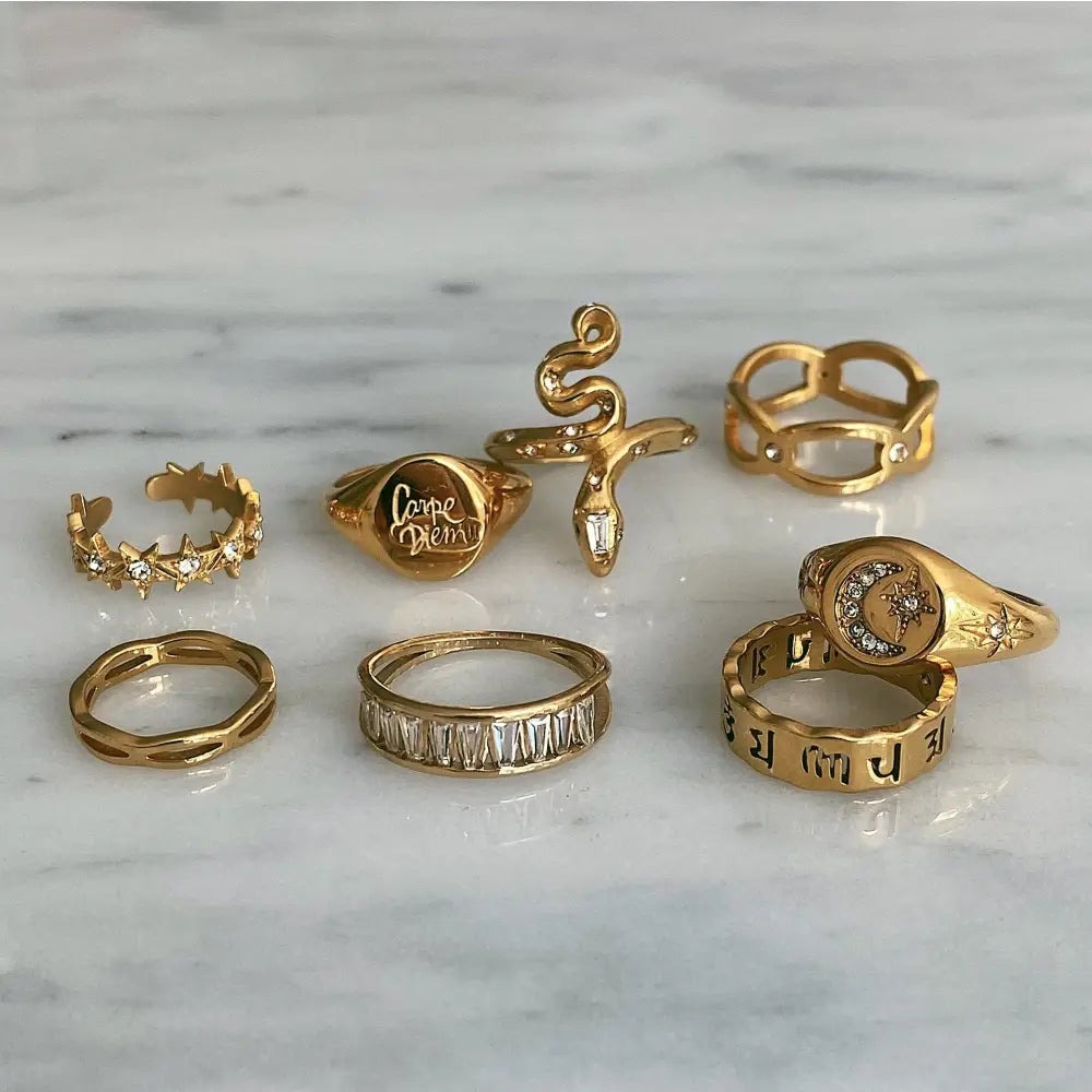 Luna Moon Signet Ring - Rings