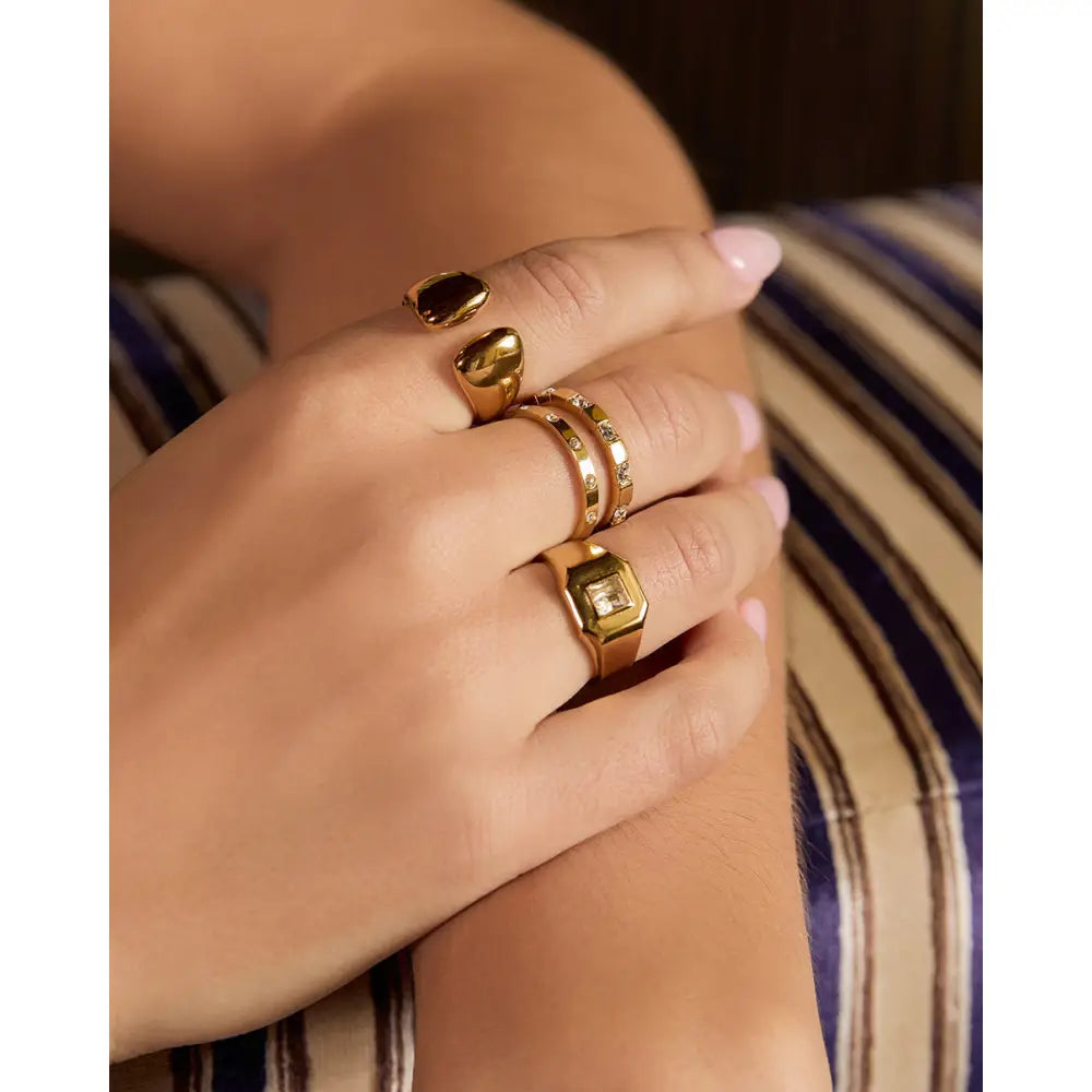 Tate Gold Signet Ring - Rings